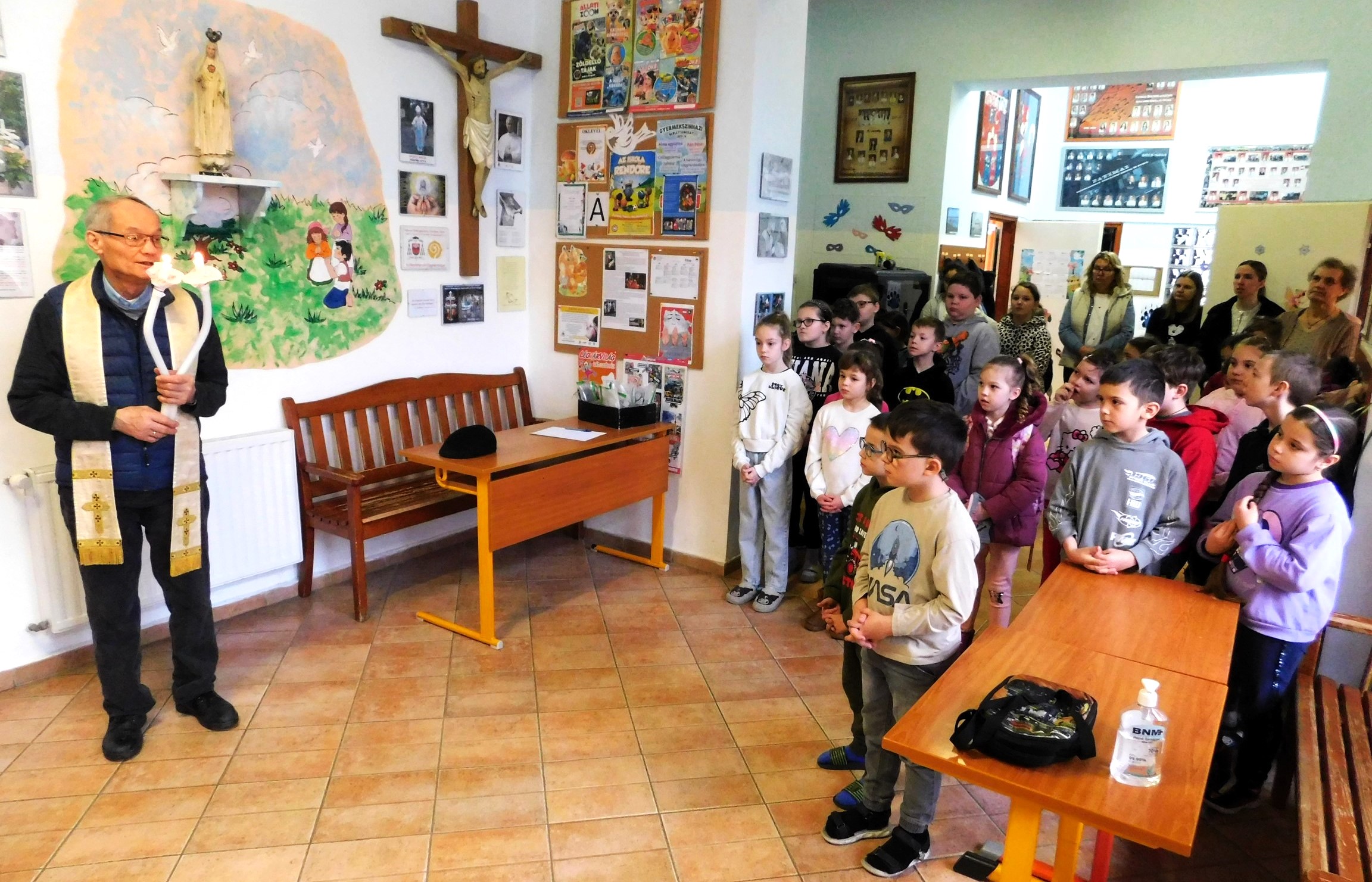 Balázs-áldás az iskolában és óvodában