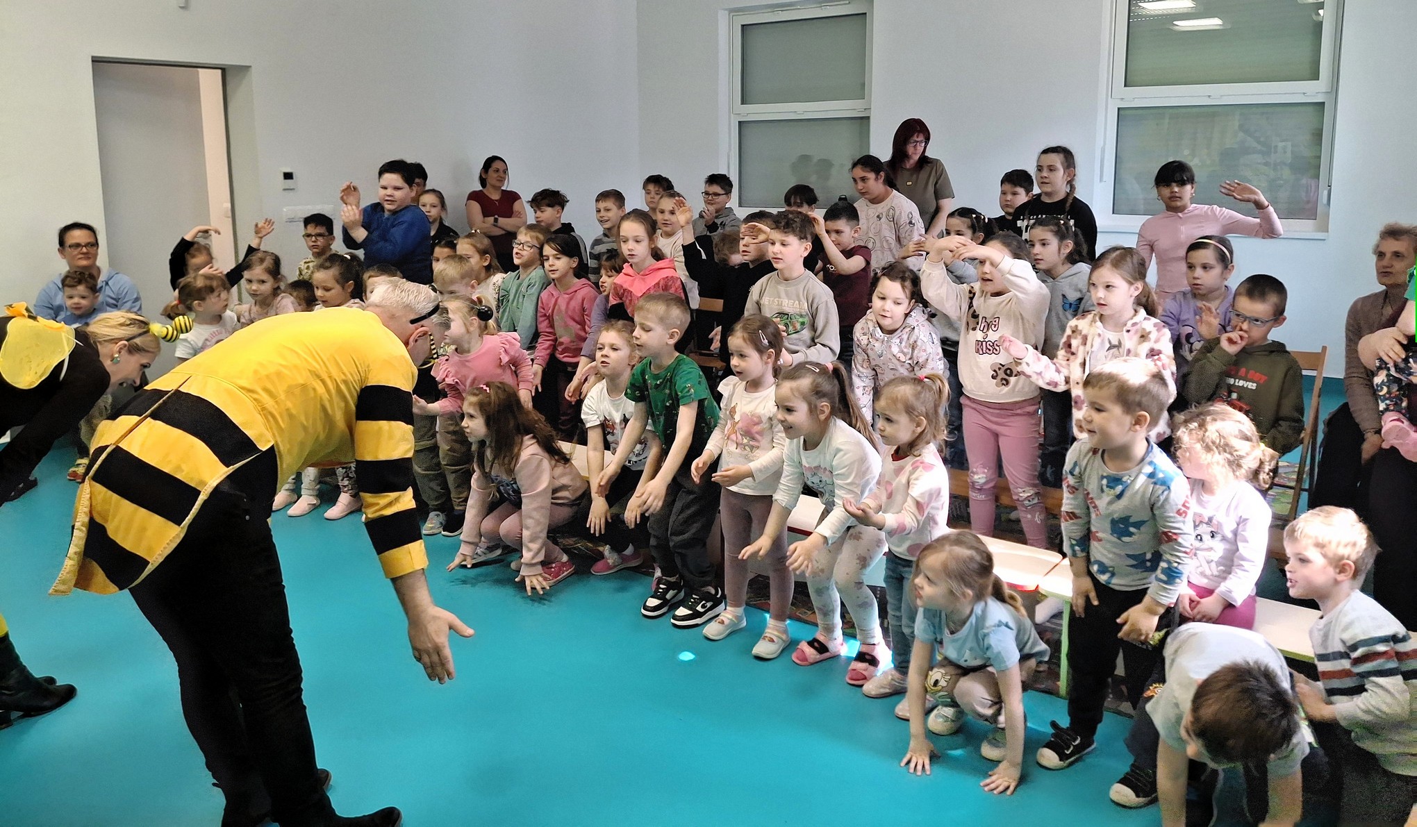 A virágzó ház - ismét óvodánkban járt a Léghajó Színház